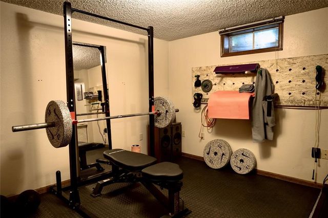 4824 Hillcrest Drive, Pleasant Hill, IA 50327