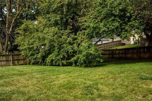 4824 Hillcrest Drive, Pleasant Hill, IA 50327