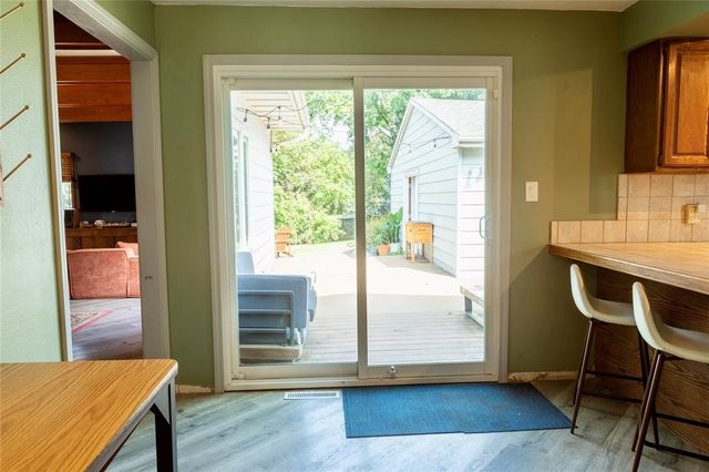 4824 Hillcrest Drive, Pleasant Hill, IA 50327