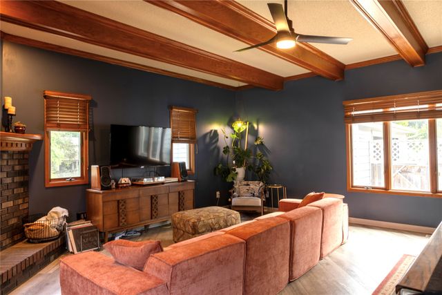 4824 Hillcrest Drive, Pleasant Hill, IA 50327