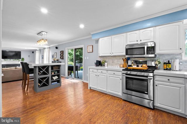1704 CROWFOOT LN, Williamstown, NJ 08094
