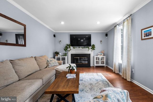 1704 CROWFOOT LN, Williamstown, NJ 08094