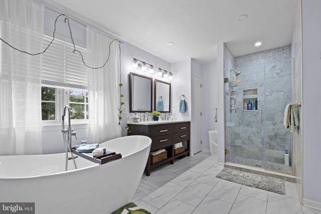 1704 CROWFOOT LN, Williamstown, NJ 08094