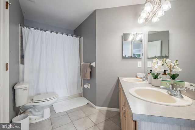 1704 CROWFOOT LN, Williamstown, NJ 08094