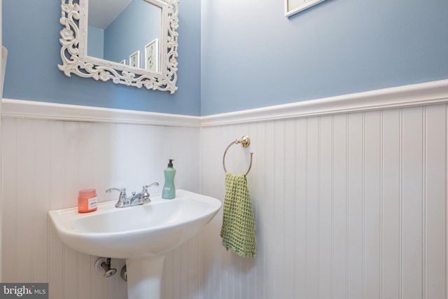 1704 CROWFOOT LN, Williamstown, NJ 08094