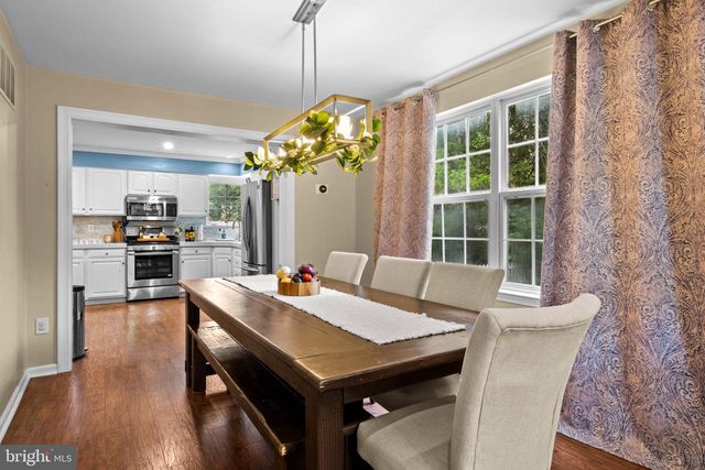 1704 CROWFOOT LN, Williamstown, NJ 08094