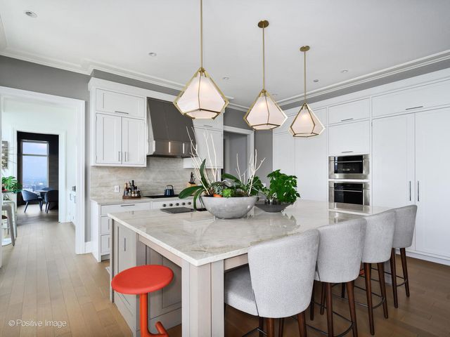 451 E Grand Avenue 6111, Chicago, IL 60611