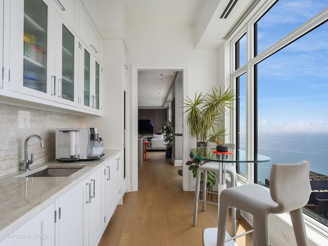 451 E Grand Avenue 6111, Chicago, IL 60611