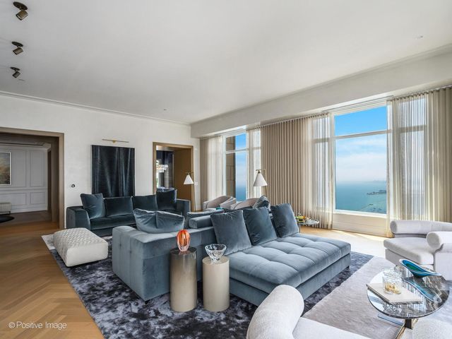 451 E Grand Avenue 6111, Chicago, IL 60611