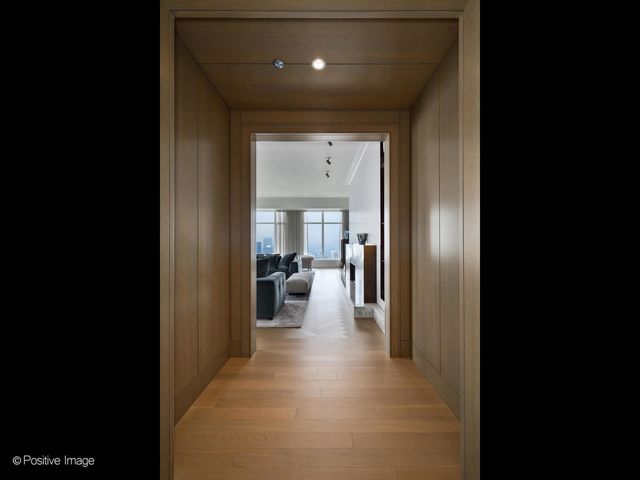 451 E Grand Avenue 6111, Chicago, IL 60611