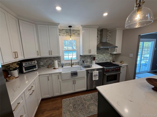 4 Cusa Drive, Highland, NY 12528