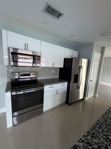 14932 SW 65th Ter, Miami, FL 33193