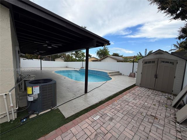 14932 SW 65th Ter, Miami, FL 33193