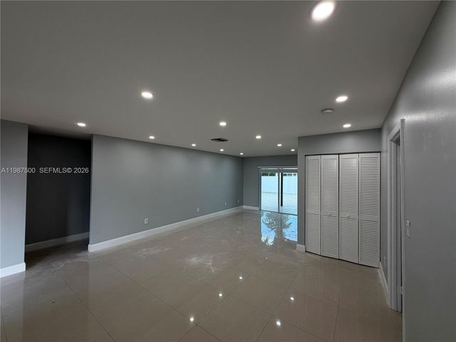 14932 SW 65th Ter, Miami, FL 33193