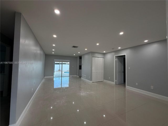 14932 SW 65th Ter, Miami, FL 33193