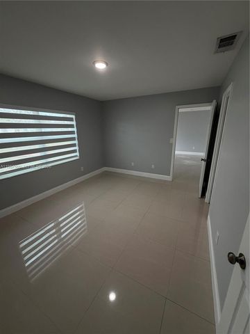 14932 SW 65th Ter, Miami, FL 33193