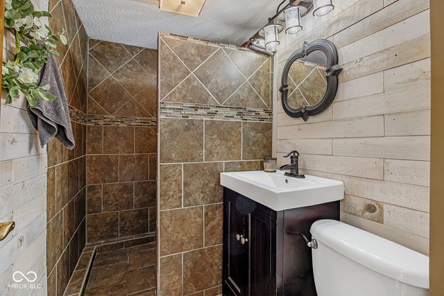 725 Bluewater Drive, Monticello, IN 47960