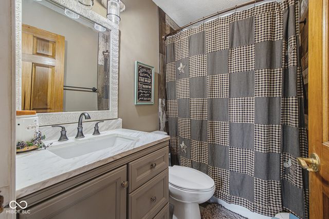 725 Bluewater Drive, Monticello, IN 47960