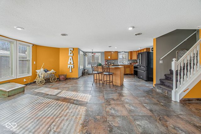 725 Bluewater Drive, Monticello, IN 47960