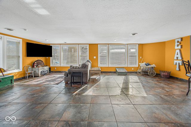 725 Bluewater Drive, Monticello, IN 47960