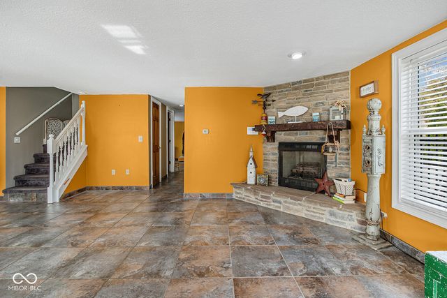 725 Bluewater Drive, Monticello, IN 47960