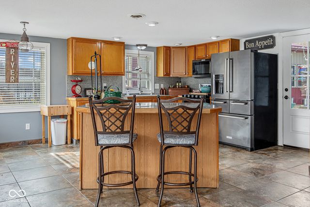 725 Bluewater Drive, Monticello, IN 47960