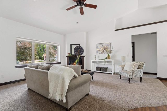 2398 W BARLEY WAY, Appleton, WI 54913