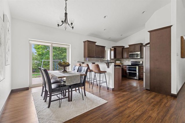 2398 W BARLEY WAY, Appleton, WI 54913