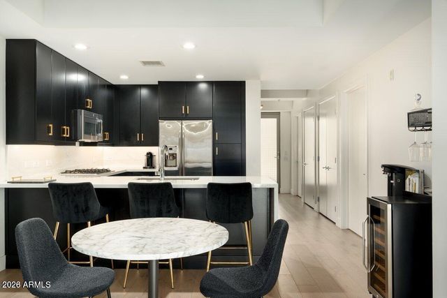 7161 E RANCHO VISTA Drive 1015, Scottsdale, AZ 85251