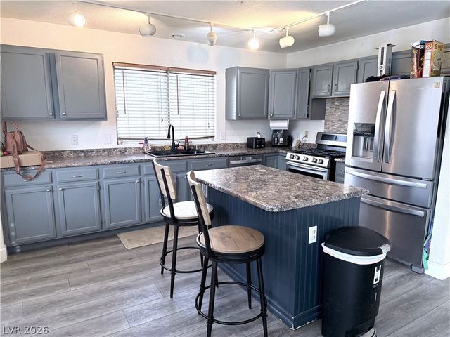 425 Cherry Meadows Court, Las Vegas, NV 89145