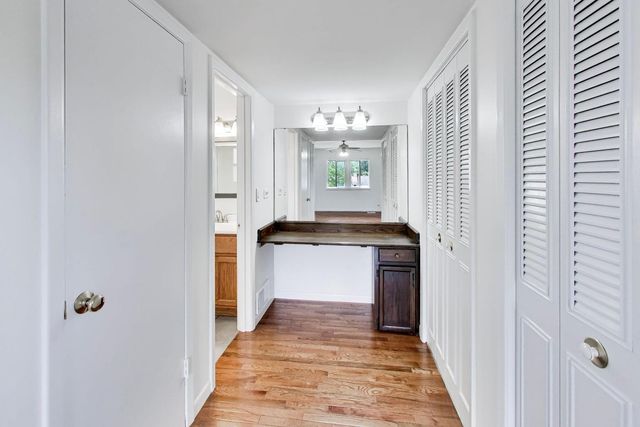 100 Kenilworth Avenue, Elk Grove Village, IL 60007
