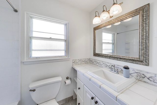 100 Kenilworth Avenue, Elk Grove Village, IL 60007
