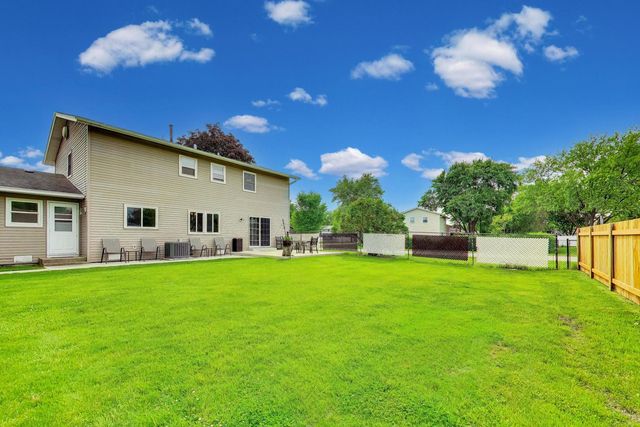 100 Kenilworth Avenue, Elk Grove Village, IL 60007