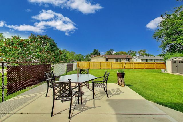 100 Kenilworth Avenue, Elk Grove Village, IL 60007