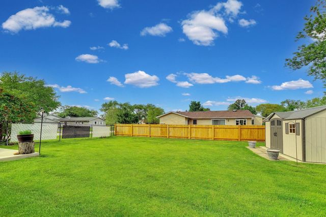 100 Kenilworth Avenue, Elk Grove Village, IL 60007