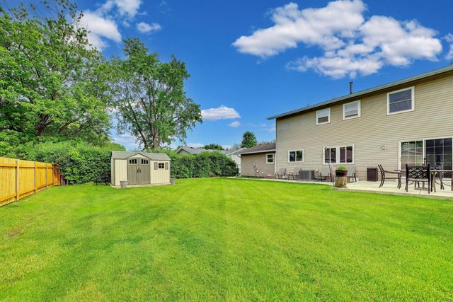 100 Kenilworth Avenue, Elk Grove Village, IL 60007