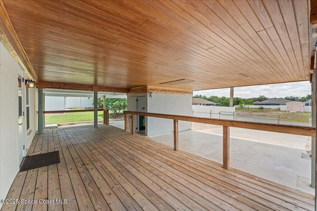 8865 Central Avenue, Micco, FL 32976