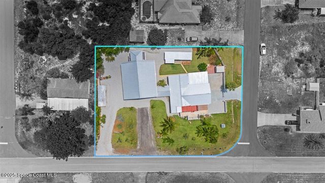 8865 Central Avenue, Micco, FL 32976