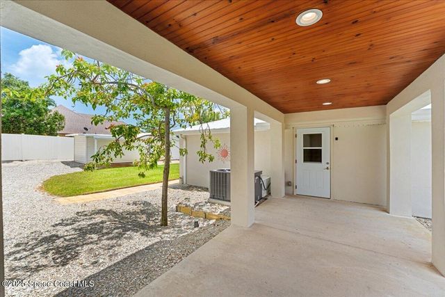 8865 Central Avenue, Micco, FL 32976