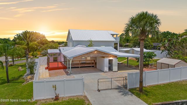 8865 Central Avenue, Micco, FL 32976