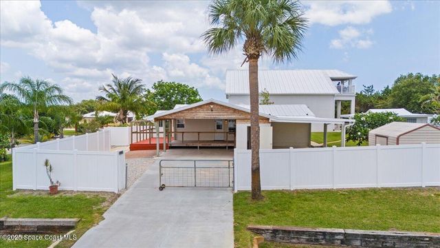 8865 Central Avenue, Micco, FL 32976