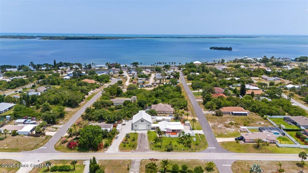 8865 Central Avenue, Micco, FL 32976