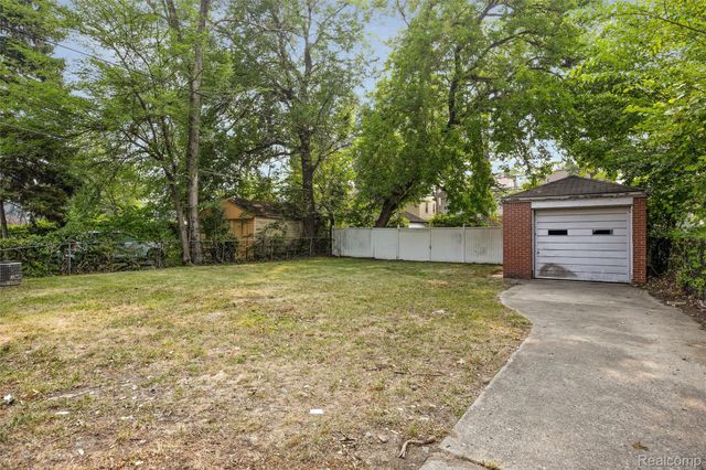16531 Greenlawn Street, Detroit, MI 48221