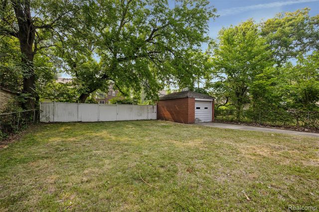 16531 Greenlawn Street, Detroit, MI 48221