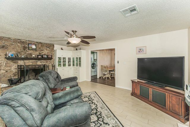 5499 N Bond Street, Fresno, CA 93710