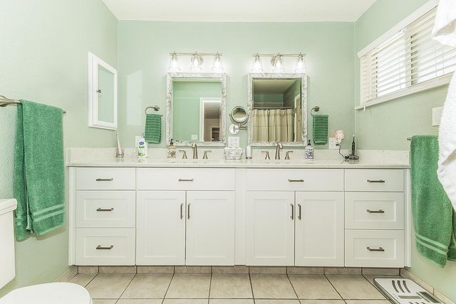 5499 N Bond Street, Fresno, CA 93710