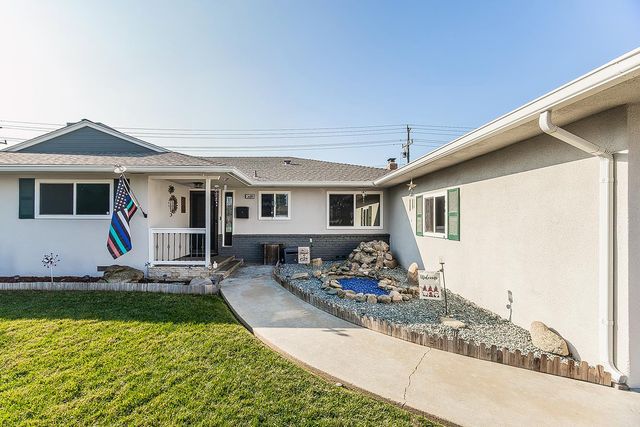 5499 N Bond Street, Fresno, CA 93710