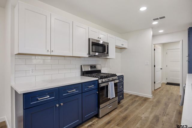 2000 W Oakwood St, Tyler, TX 75702