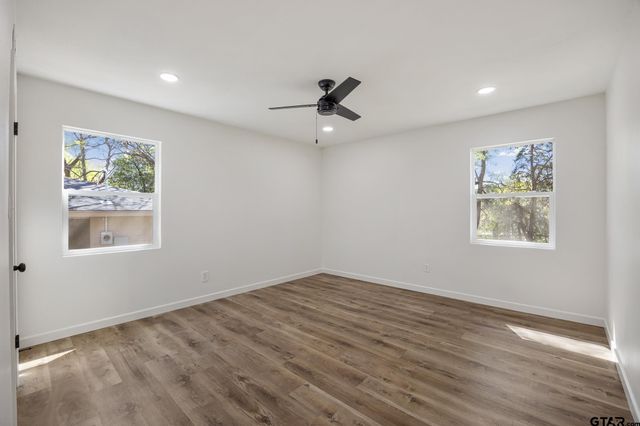 2000 W Oakwood St, Tyler, TX 75702