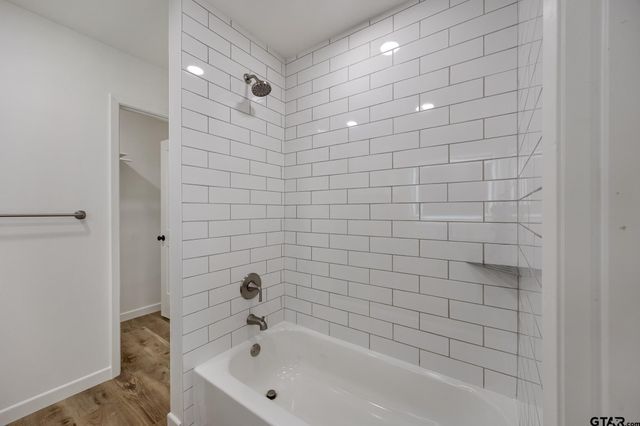 2000 W Oakwood St, Tyler, TX 75702